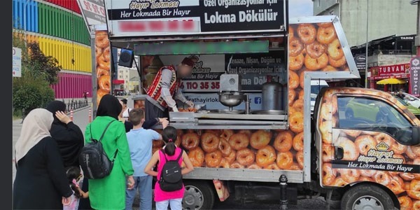 İstanbulda Lokma Döktürme Geleneği Yaygınlaşıyor